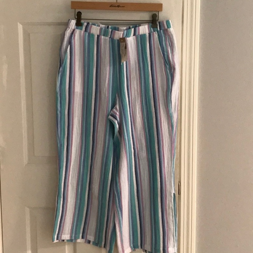 Escape by Habitat Capris size Medium